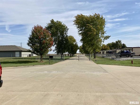 240 Bower Rd, Macomb, IL 61455